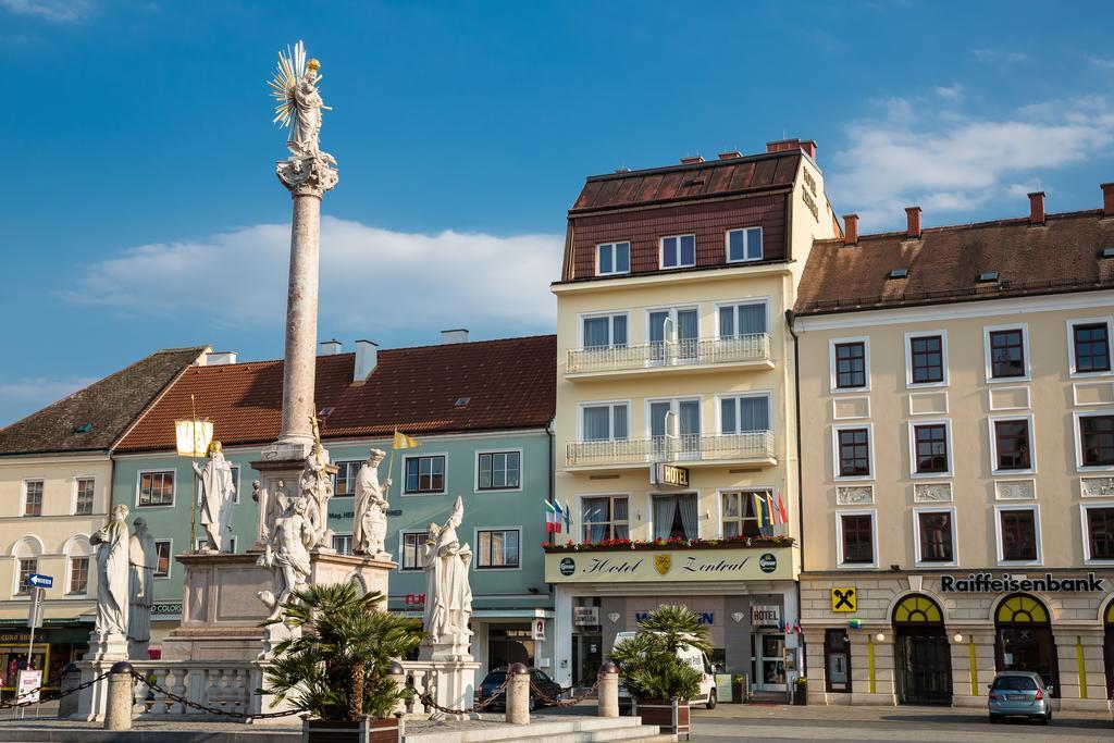 Hotel Zentral Wiener Neustadt Exterior photo